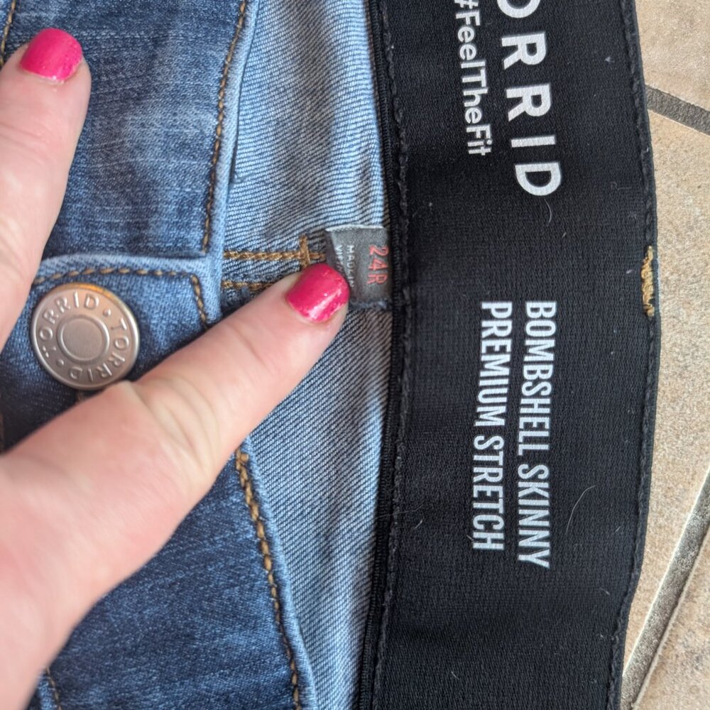 Torrid Bombshell Skinny Jeans - Picture 4 of 4